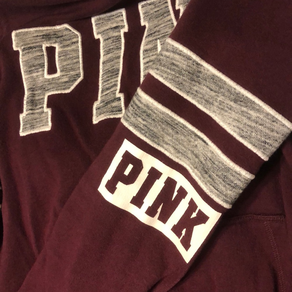 Red pullover jacket - Picture 3 of 3